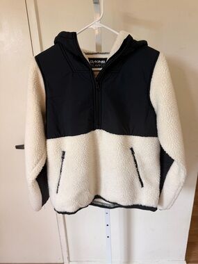 Dakine Black and Cream Sherpa Half-Zip Hoodie